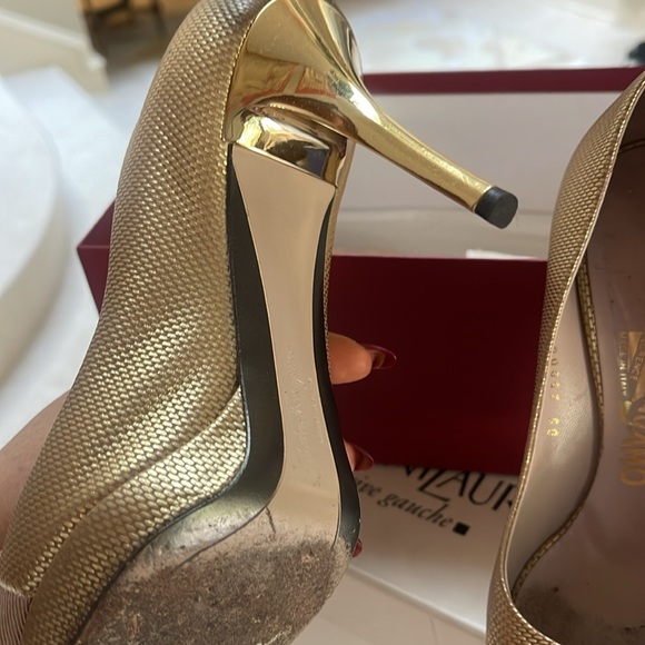 SALVATORE FERRAGAMO VARA BOW ACCENT PUMP HEELS - Picture 4 of 6